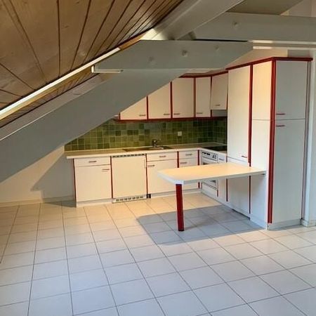 Charming 3-room apartment in the attic - Photo 3