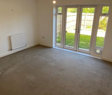 Walnut Close, Romsey - Photo 2