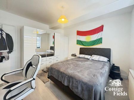 3 bedroom flat to rent - Photo 3