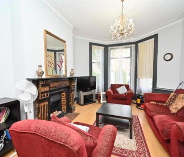Room 2, 9 Eglantine Avenue, Belfast, BT9 6DW - Photo 1