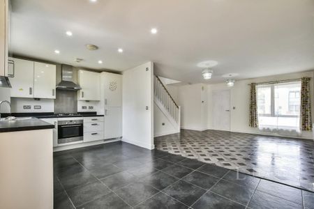 3 bedroom terraced house to rent - Photo 5