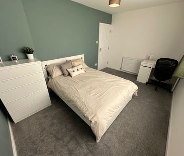 4 Bed Semi-Detached House, Brangwyn Grove, BS7 - Photo 6