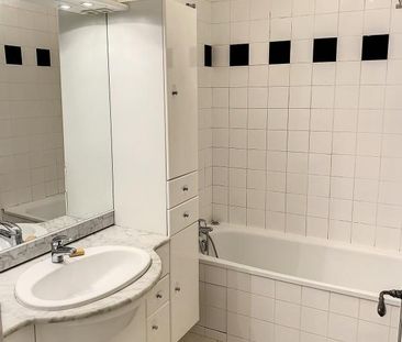 Location Appartement 4 pièces 82m² ANGERS 49100 - Photo 2