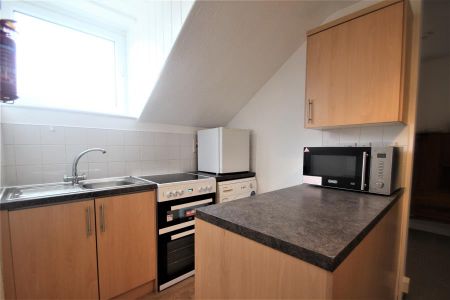 The Broadway, Woking - 1 bedroomProperty for lettings - Seymours - Photo 2