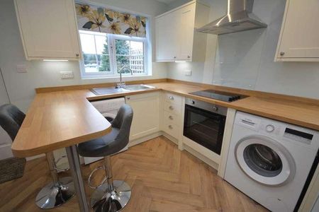 Sycamore Road, Amersham, HP6 - Photo 2