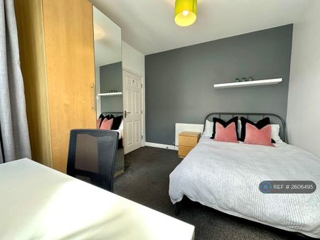 4 bedroom terraced house to rent - Photo 5
