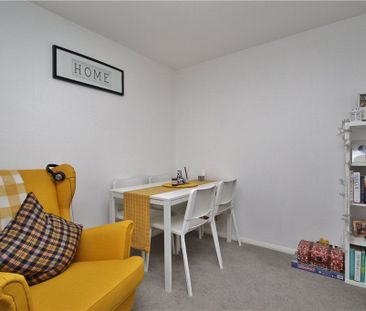 Dairymans Walk, Guildford, Surrey, GU4 7FE - Photo 2