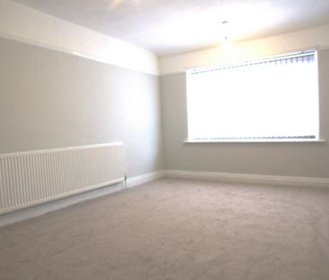 2 bedroom semi-detached house to rent - Photo 6