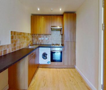 3 bedroom flat to rent - Photo 5