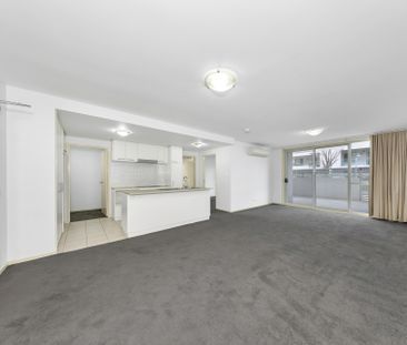Modern Apartment Living With Premium Facilities - Photo 2