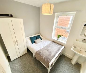 6 bedroom terraced house to rent - Photo 4