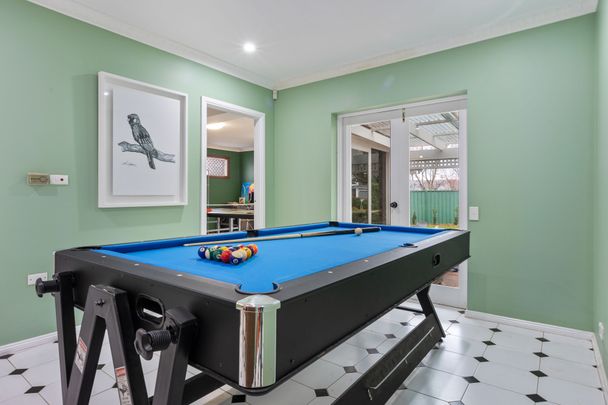 EXPANSIVE FAMILY LIVING WITH ESCARPMENT VIEWS & ENTERTAINER'S APPEAL - Photo 1