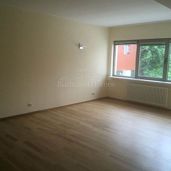 Four Bedroom House Near Lake in Baneasa - Photo 1