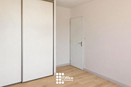 Location Appartement 2 pièces 61m² LES SABLES D OLONNE 85100 - Photo 2