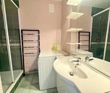 Location Appartement 4 pièces 82m² BORDEAUX 33300 - Photo 2