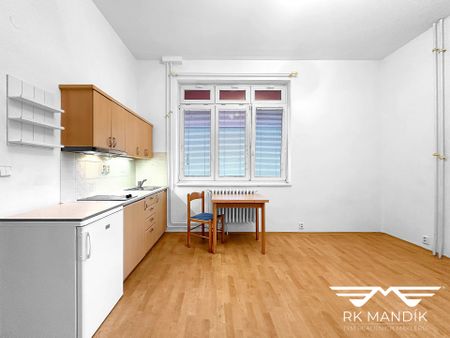 Pronájem bytu 1+kk a garsoniéry 28 m² - Фото 2