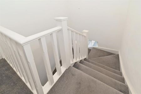 2 bedroom duplex to rent - Photo 3