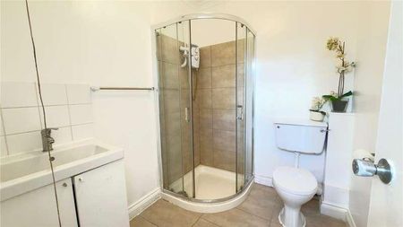 Cricklewood Lane, Cricklewood, London, NW2 - Photo 3