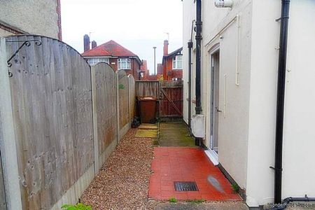 3 bedroom property to rent in Derby - Photo 3