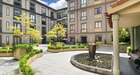 Ready-to-move-in Fully Furnished unit & 2 Carparks - Photo 4