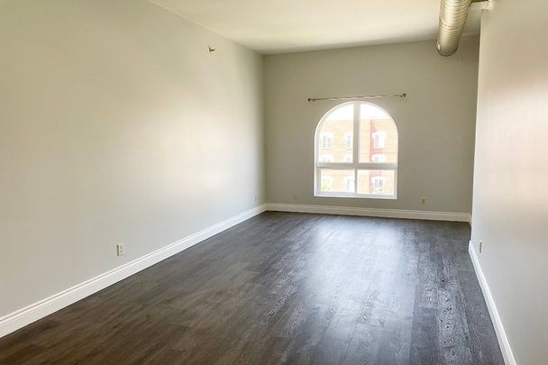 For Lease - 150 Colborne Street Unit# 403, Brantford, Ontario - Photo 1