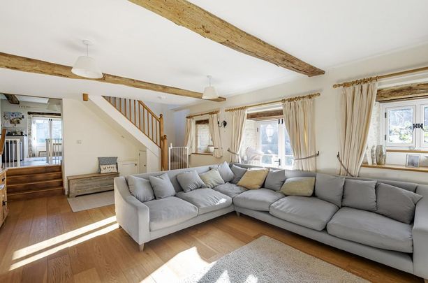 4 bedroom detached house to rent - Photo 1