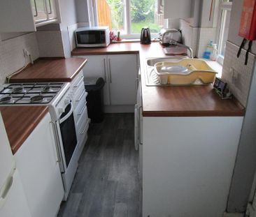 3 bedroom terraced house to rent - Photo 6