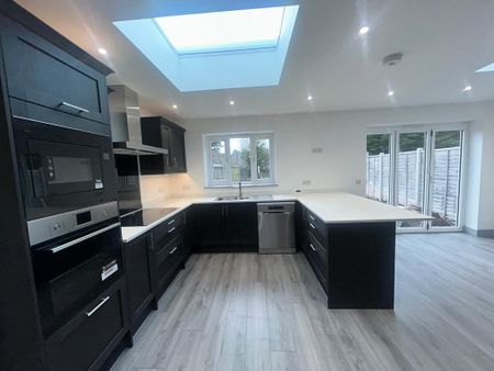 3 bedroom semi-detached house to rent - Photo 5