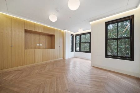 4 bedroom house in London - Photo 4