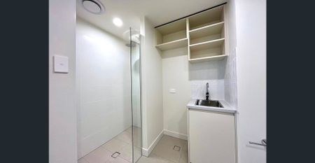 Victoria Tower Adelaide - One Bedroom with One Study Area - Partially Furnished - Photo 2