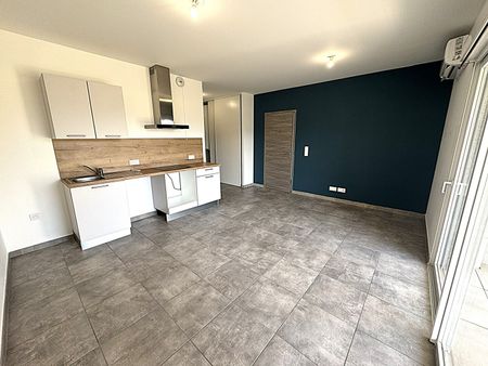 Location Appartement 2 pièces 41m² - Photo 3