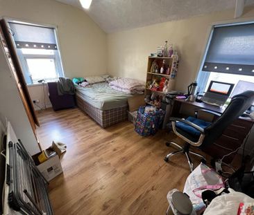 4 bedroom terraced house to rent - Photo 1