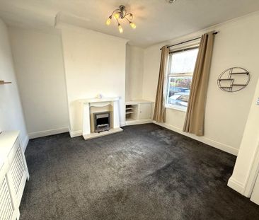 2 bedroom end of terrace house to rent - Photo 3