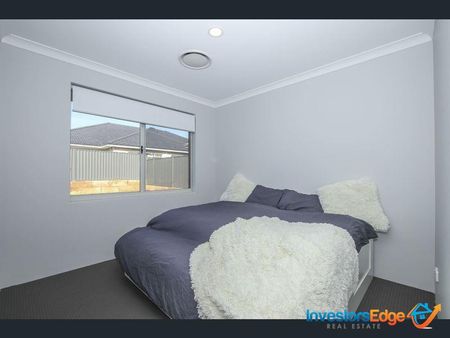 Stunning Family Home - Photo 5