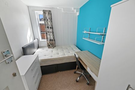 6 Bed Student Accommodation - Photo 5