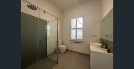 Effortless Carlton North living, steps from everything & furnished - Photo 2