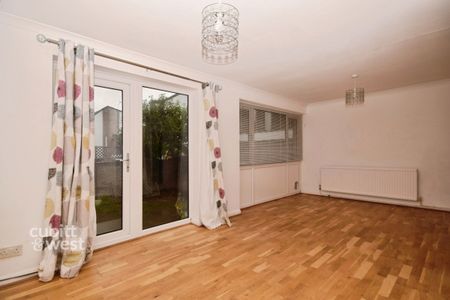 4 bedroom terraced house to rent - Photo 2