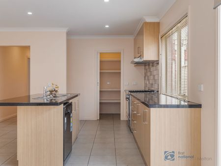 2/11 Panorama Avenue, 3337, Melton West Vic - Photo 5