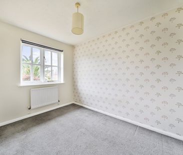 Terraced House to rent - Nelson Mandela Road, London, SE3 - Photo 3