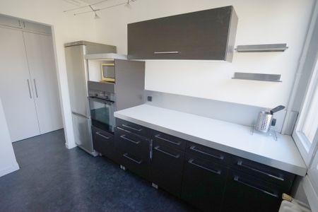 LILLE - APPARTEMENT - T2 MEUBLE - Photo 3