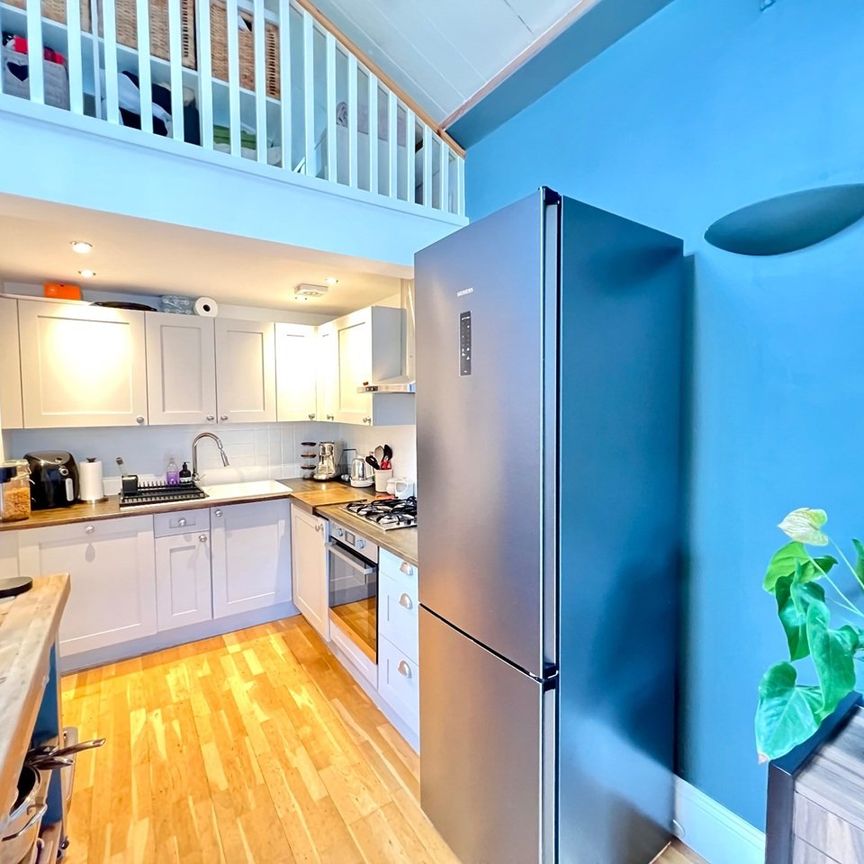 1 Bed Flat, Welmar Mews, SW4 - Photo 1