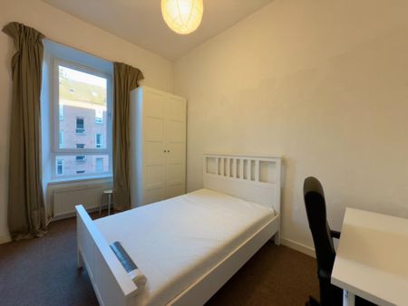 3 bedroom flat to rent - Photo 3