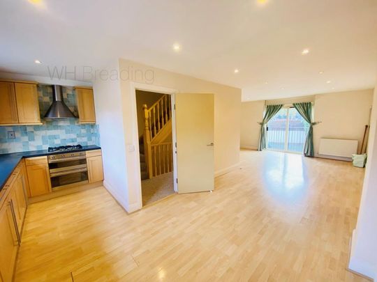 2 bedroom townhouse to rent - Photo 1