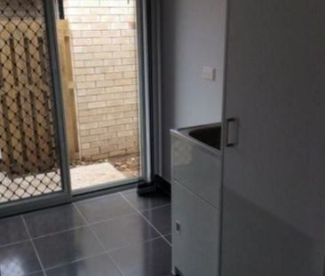 Modern Family Living in the Heart of Pimpama! - Photo 4