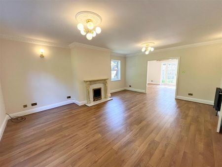 6 bedroom detached house to rent - Photo 4