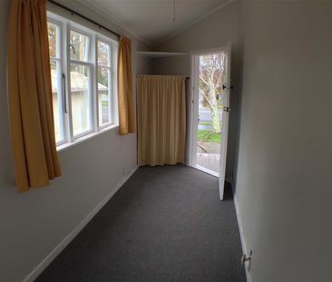 Palmerston North - 4 Bedrooms - Photo 3