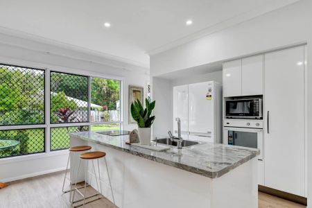 Luxury And Worldly Style - Photo 4