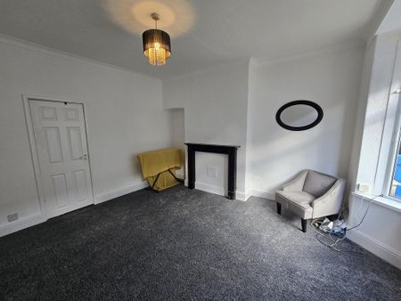 2 bedroom terraced house to rent - Photo 3