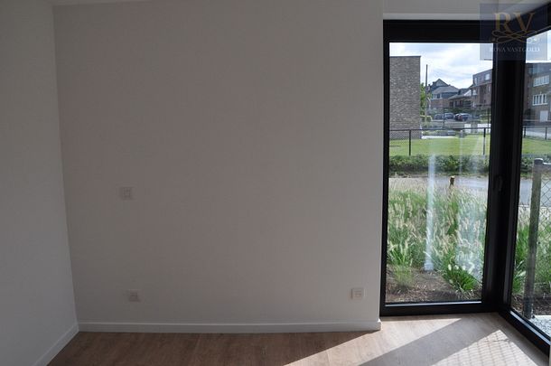 RUIM EN ENERGIEZUINIG APPARTEMENT VAN 120M² MET 3 SLPK'S EN TWEE TERRASSEN IN BILZEN - Foto 1