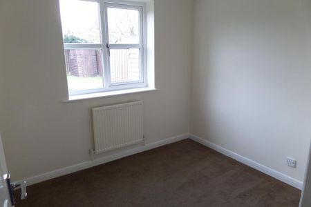 2 bedroom detached bungalow to rent - Photo 3